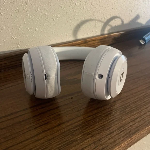 Beats Studio 3 Ft Dre Barley worn and I just don’t wear anymore